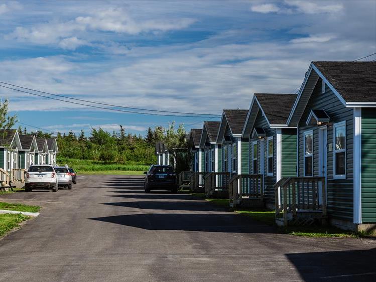 Shallow Bay Motel Cabins - Cow Head - Newfoundland and Labrador, Canada