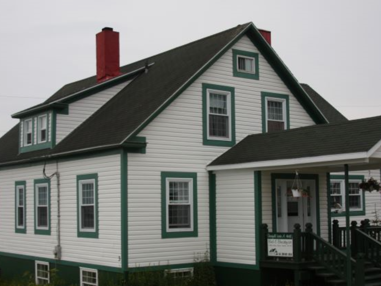 Grenfell Louie A Hall Bed & Breakfast - Forteau - Newfoundland and